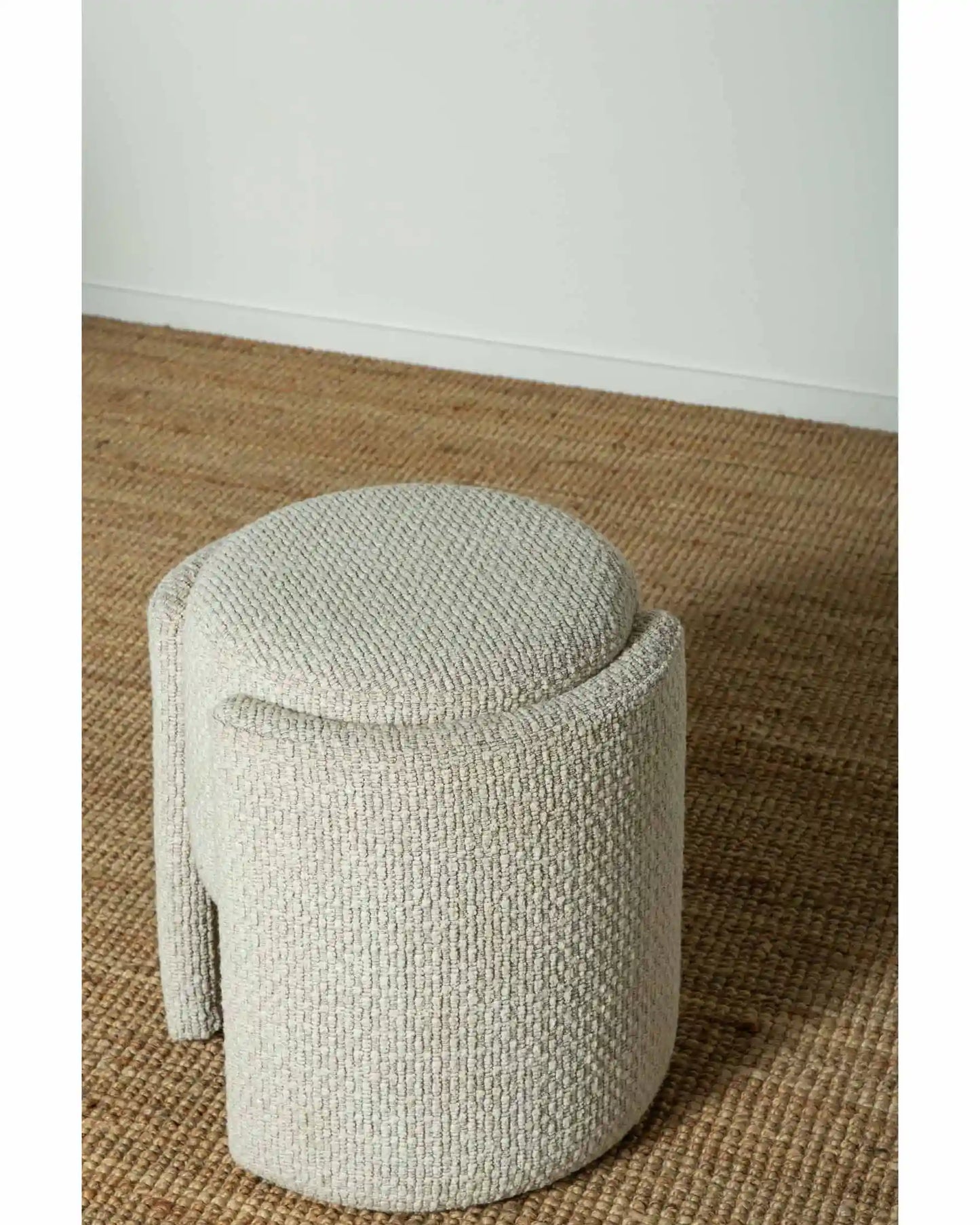 Mantis Pouf